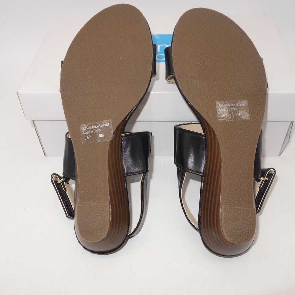 New in Box Comfort Corner BLACK Sandals Low Heel Women's 7 - Picture 8 of 10
